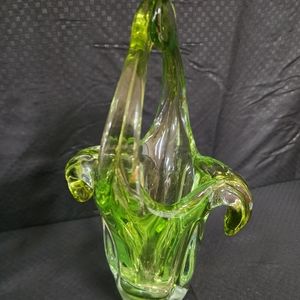 Chalet glass tulip basket